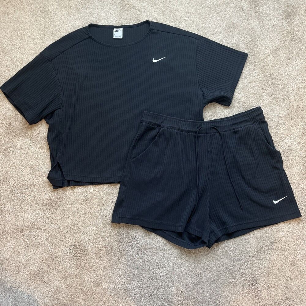 Nike Sportswear Set Women 1X Ribbed Shorts and Cropped Boxy T-Shirt Black Lounge